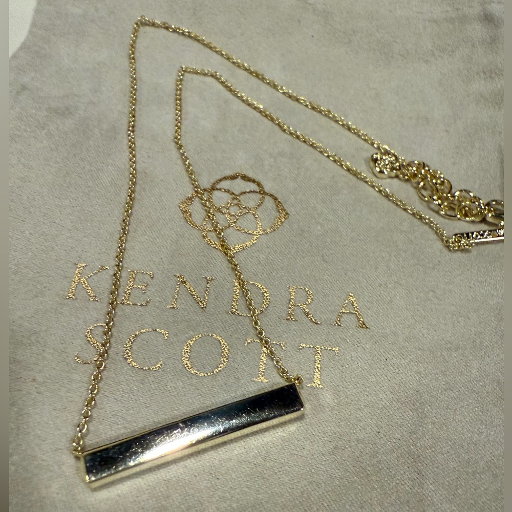 KENDRA SCOTT Jack Gold Bar Necklace in White Crystal w/ Jewelry Pouch - Picture 6 of 6